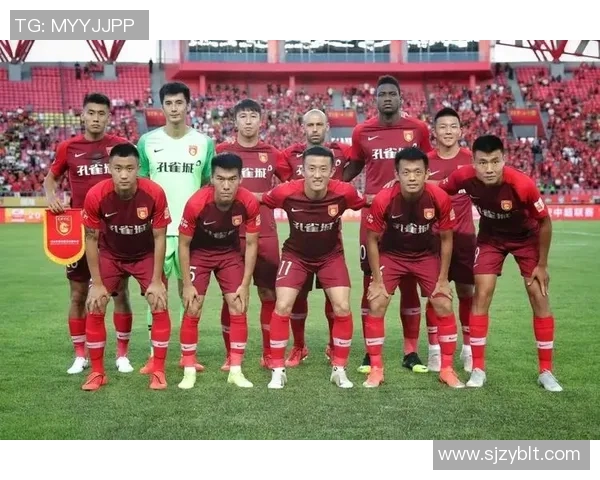 激情对决广州恒大迎战深圳佳兆业全力争胜展现足球魅力